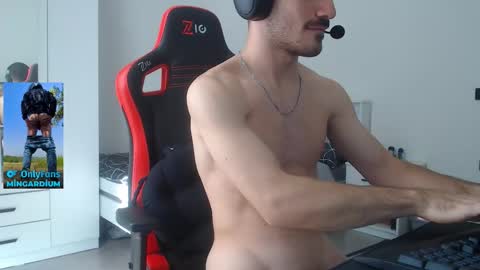 Snapshot of mingardium chatting on 10/19/25, 11:33 online show from 10/19/25, 11:33