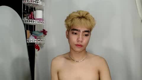 mingkla_man online show from 05/01/26, 08:41