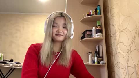 Kate online show from 09/20/25, 03:18