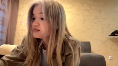 Kate online show from 09/22/25, 05:20