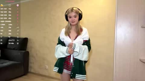 Kate online show from 10/15/25, 05:18