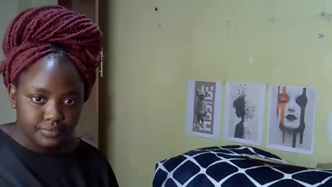 mini_karee online show from 02/18/26, 03:41