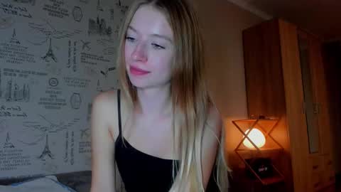 Amelia online show from 09/22/25, 06:21