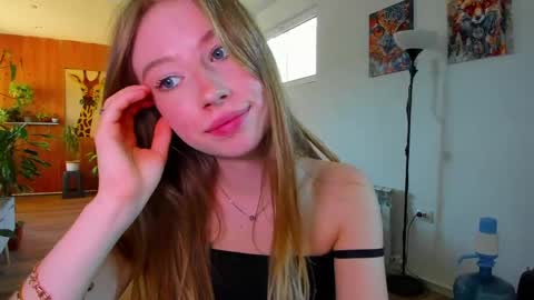 Snapshot of minidiva_ chatting on 05/09/26, 11:48 Amelia online show from 05/09/26, 11:48