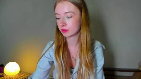 Snapshot of minidiva_ chatting on 05/11/26, 11:35 Amelia online show from 05/11/26, 11:35