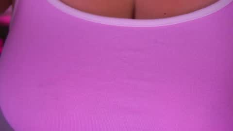 Snapshot of minifox_ chatting on 11/01/25, 08:27 minifox_ online show from 11/01/25, 08:27