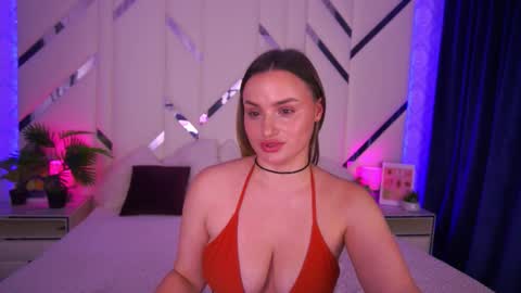 Snapshot of minifox_ chatting on 11/13/25, 05:12 minifox_ online show from 11/13/25, 05:12