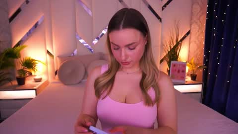 Snapshot of minifox_ chatting on 02/24/26, 08:23 minifox_ online show from 02/24/26, 08:23