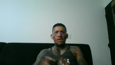 Snapshot of miniimgra chatting on 12/14/25, 11:20 miniimgra online show from 12/14/25, 11:20