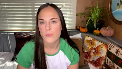 Snapshot of minimaggie chatting on 09/26/25, 06:56 minimaggie online show from 09/26/25, 06:56