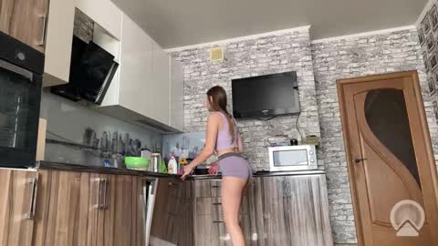 minimimi18 online show from 11/24/25, 06:57