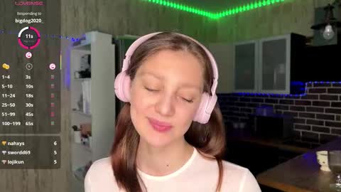 Snapshot of minmee chatting on 02/05/26, 04:22 Asti online show from 02/05/26, 04:22