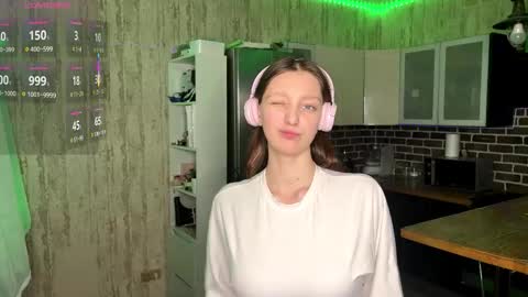 Snapshot of minmee chatting on 02/17/26, 04:02 Asti online show from 02/17/26, 04:02