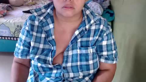 Snapshot of minnie_bbw69 chatting on 05/06/26, 11:04 Andrea online show from 05/06/26, 11:04