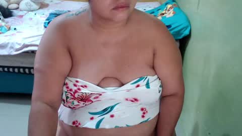 Snapshot of minnie_bbw69 chatting on 05/08/26, 10:53 Andrea online show from 05/08/26, 10:53