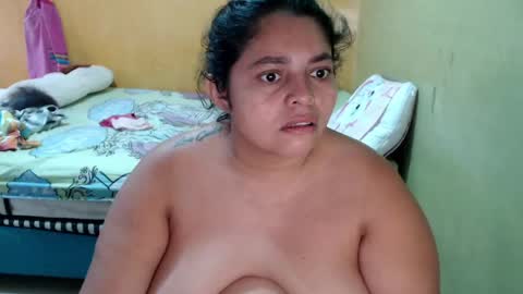 Snapshot of minnie_bbw69 chatting on 05/13/26, 11:18 Andrea online show from 05/13/26, 11:18