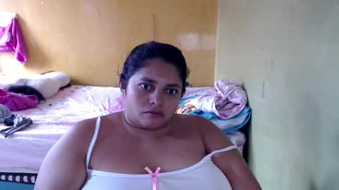 Snapshot of minnie_bbw69 chatting on 05/17/26, 12:12 Andrea online show from 05/17/26, 12:12