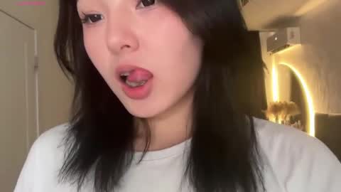 Snapshot of minnie_joy_ chatting on 05/14/26, 01:18 Joy online show from 05/14/26, 01:18