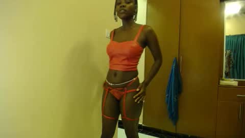 Snapshot of minnie_lila chatting on 09/13/25, 04:40 Lila online show from 09/13/25, 04:40