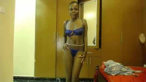 Snapshot of minnie_lila chatting on 09/28/25, 06:30 Lila online show from 09/28/25, 06:30