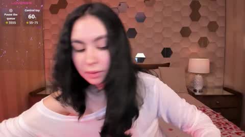 Snapshot of minniiemile chatting on 03/18/26, 06:38 Minnie online show from 03/18/26, 06:38