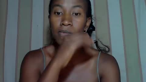 minouch211907 online show from 02/13/25, 05:33