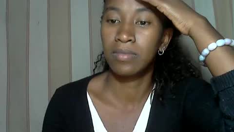 minouch211907 online show from 02/18/25, 06:26