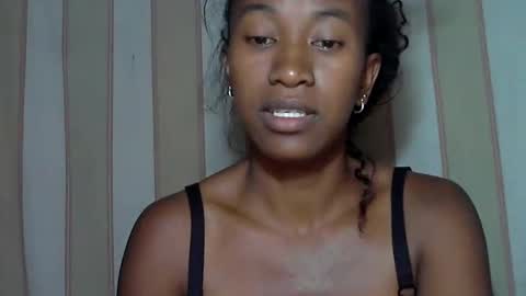 minouch211907 online show from 02/19/25, 02:44