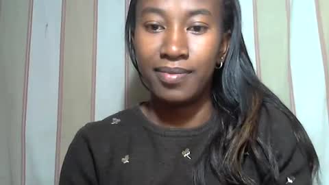 minouch211907 online show from 03/03/25, 12:48