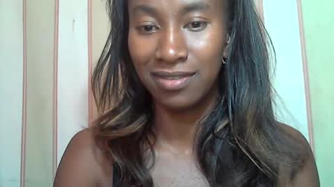 minouch211907 online show from 03/06/25, 11:03