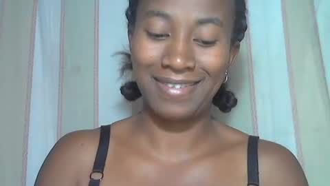 minouch211907 online show from 11/05/25, 06:52