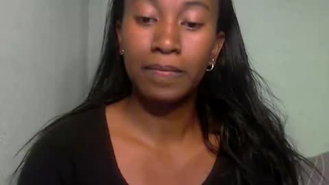 minouch211907 online show from 05/17/26, 05:53