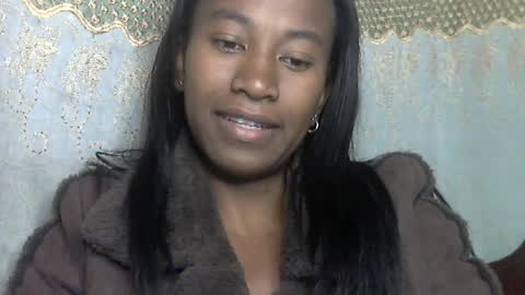 Snapshot of minouch211907 chatting on 07/13/26, 03:53 minouch211907 online show from 07/13/26, 03:53