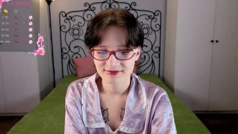 Snapshot of mint_fairy chatting on 09/27/25, 04:12 Olivia online show from 09/27/25, 04:12