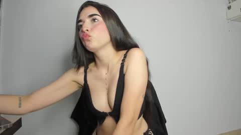 Snapshot of minty151 chatting on 12/22/25, 03:31 minty151 online show from 12/22/25, 03:31