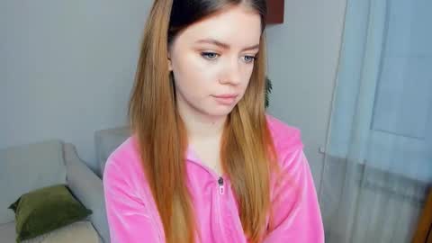 Snapshot of mintykisss chatting on 12/22/25, 06:54 Linda online show from 12/22/25, 06:54