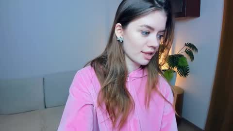 Snapshot of mintykisss chatting on 02/10/26, 09:02 Linda online show from 02/10/26, 09:02