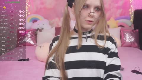 Vikki online show from 01/17/25, 06:26