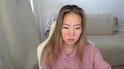 mira_g online show from 09/18/25, 06:15