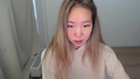 mira_g online show from 10/02/25, 07:04