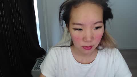 mira_g online show from 10/23/25, 08:13