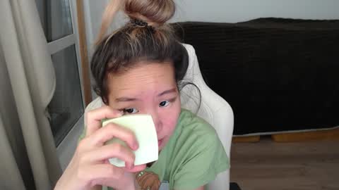 mira_g online show from 11/30/25, 02:43