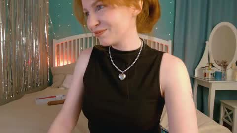 Snapshot of mira_glace chatting on 06/05/26, 11:05 Mira3 online show from 06/05/26, 11:05