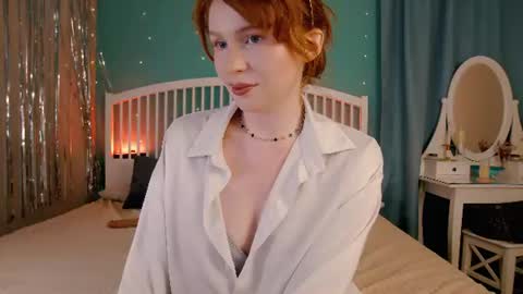 Snapshot of mira_glace chatting on 07/11/26, 01:36 Mira3 online show from 07/11/26, 01:36