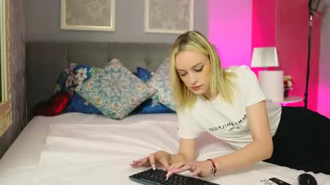 Mira online show from 06/01/26, 04:47