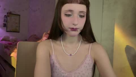 Snapshot of mira_jadee chatting on 04/25/26, 09:12 Mira online show from 04/25/26, 09:12