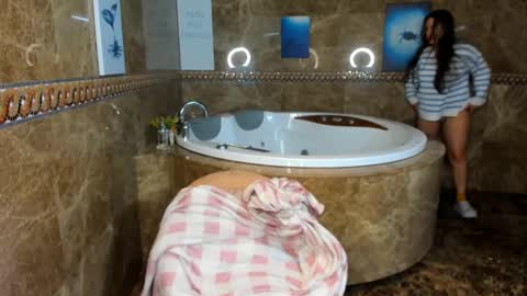 Snapshot of mira_karter chatting on 12/05/24, 02:31 Mira online show from 12/05/24, 02:31