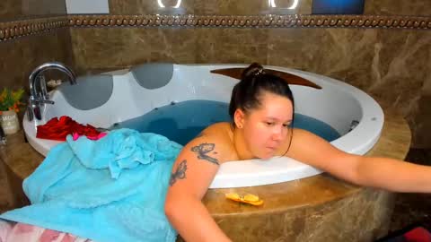 Snapshot of mira_karter chatting on 12/05/24, 05:37 Mira online show from 12/05/24, 05:37