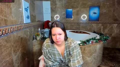 Snapshot of mira_karter chatting on 01/12/25, 01:42 Mira online show from 01/12/25, 01:42