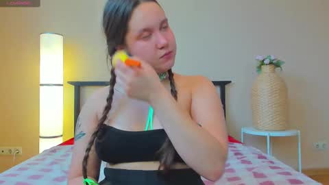 Snapshot of mira_karter chatting on 02/04/25, 04:05 Mira online show from 02/04/25, 04:05